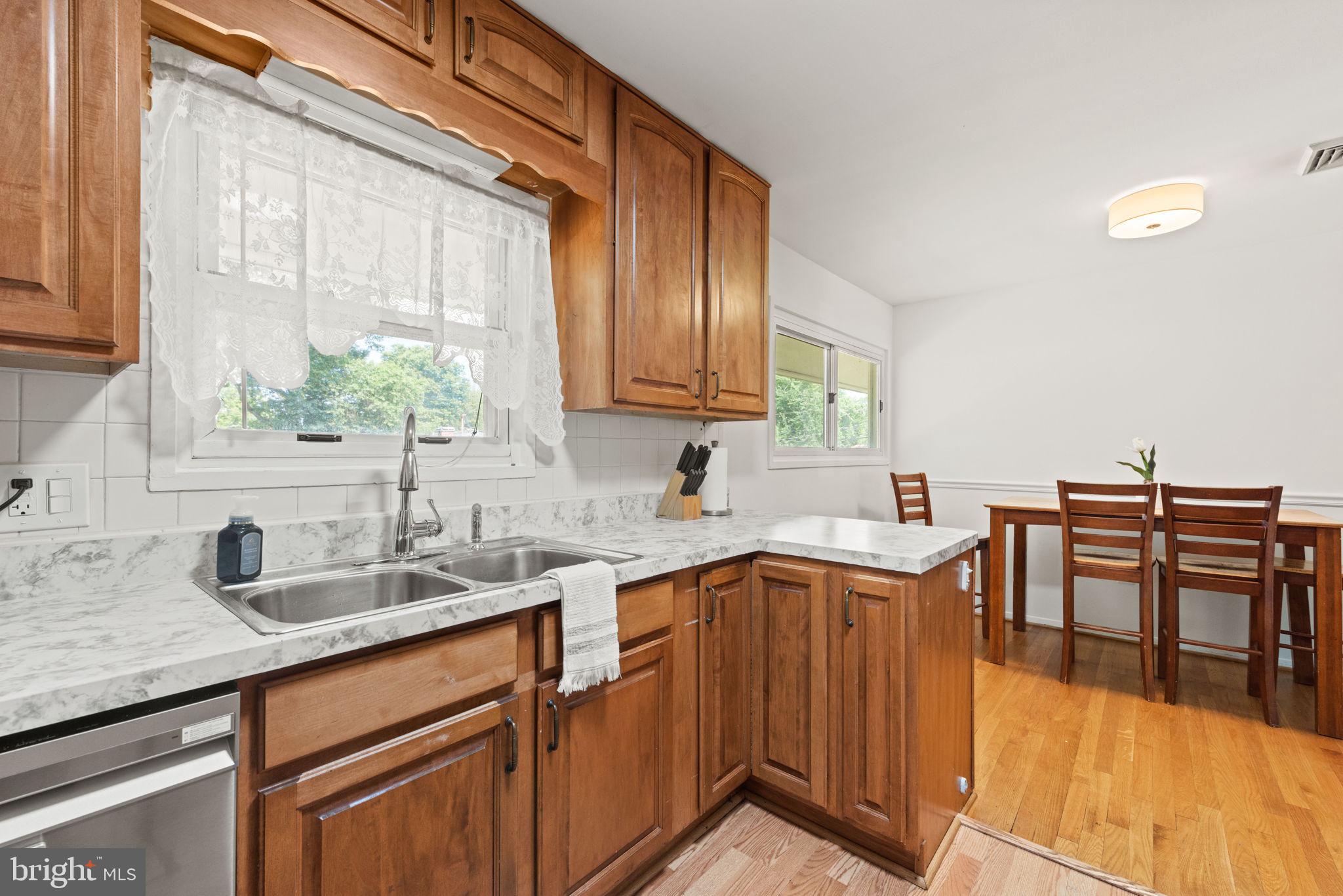 902 Regency Road Woodbridge, VA 22191 - Photo 12 of 34 Gallery Image 12