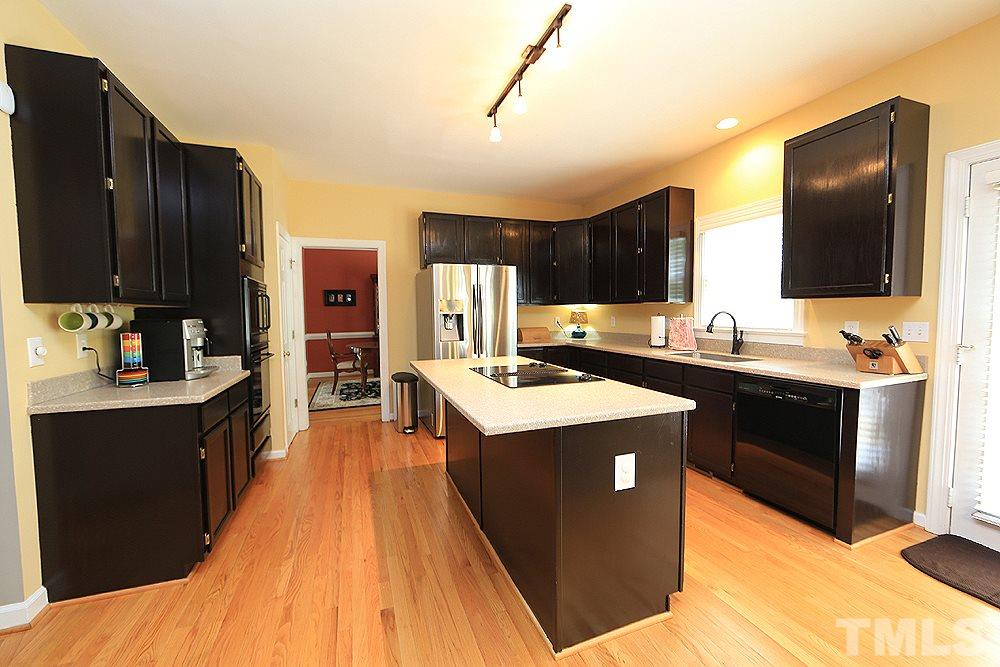 8504 Bluff Pointe Court Raleigh, NC 27615 - Photo 6 of 25 Gallery Image 6