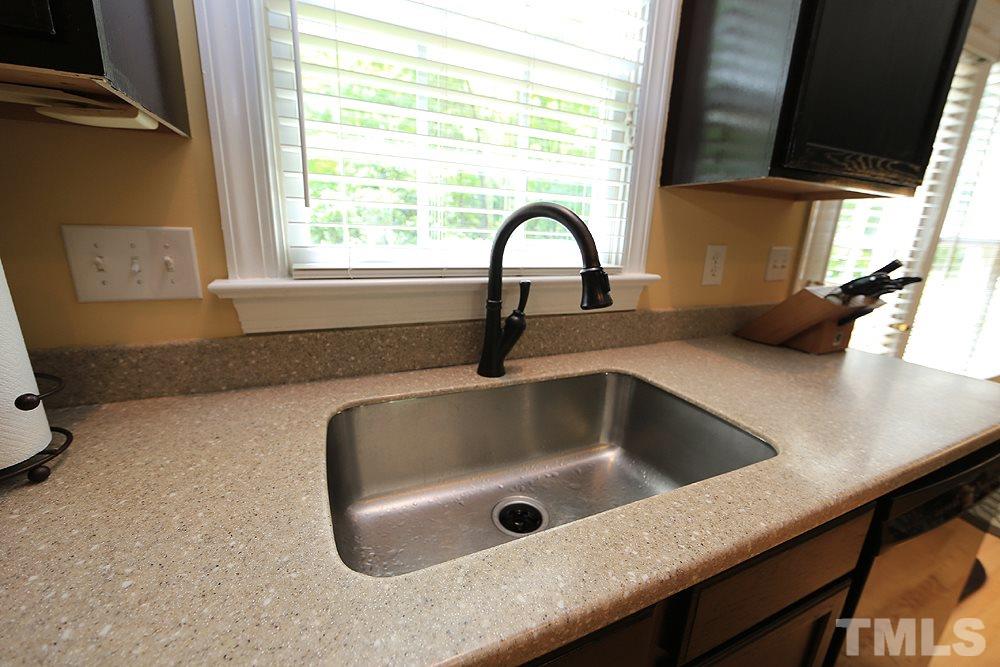 8504 Bluff Pointe Court Raleigh, NC 27615 - Photo 8 of 25 Gallery Image 8