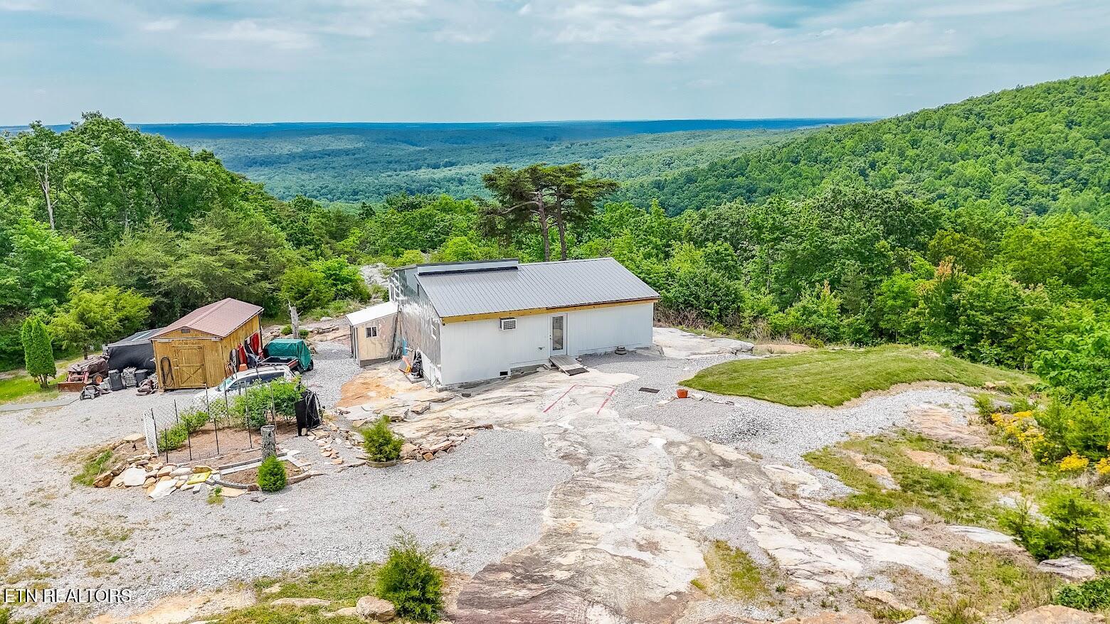 1407 Holloway Ridge Road Spring City, TN 37381 - Photo 6 of 60 14075