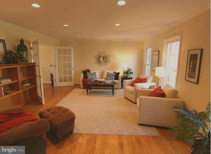 11883 Fawn Ridge Lane Reston, VA 20194 - Photo 2 of 30 Living Room