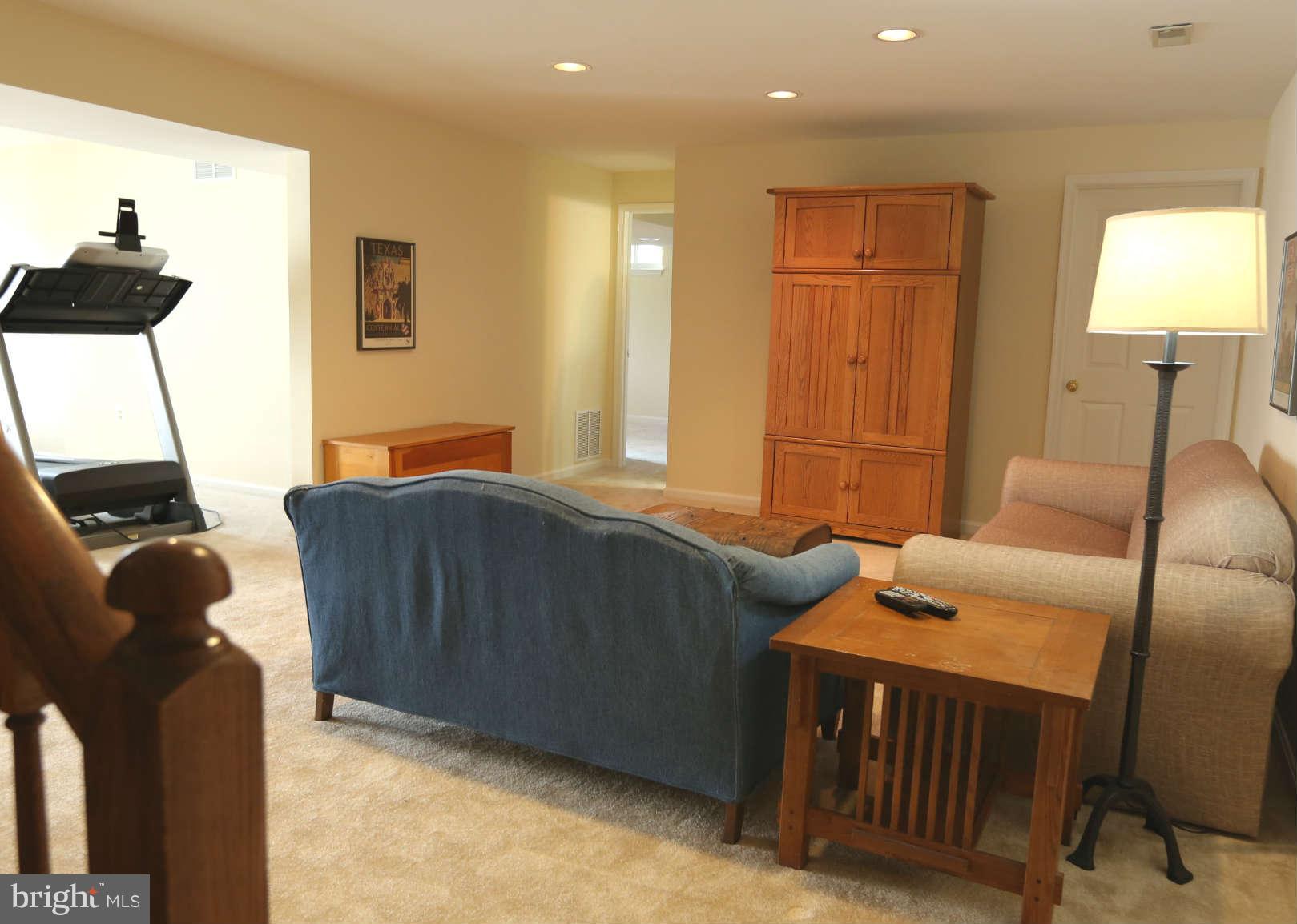 11883 Fawn Ridge Lane Reston, VA 20194 - Photo 21 of 30 Interior (General)