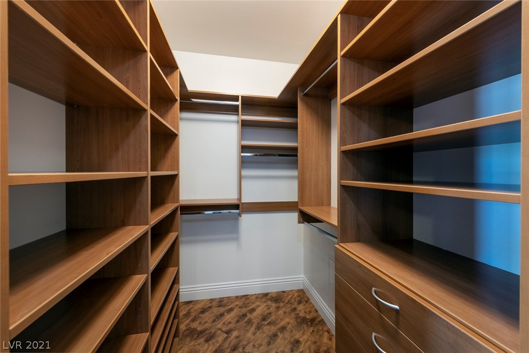 2747 Paradise Road, Unit 904 Las Vegas, NV 89109 - Photo 12 of 22 Gallery Image 12