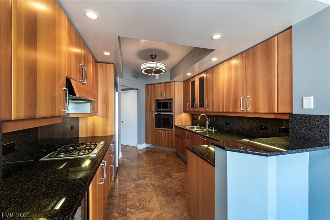 2747 Paradise Road, Unit 904 Las Vegas, NV 89109 - Photo 7 of 22 Gallery Image 7
