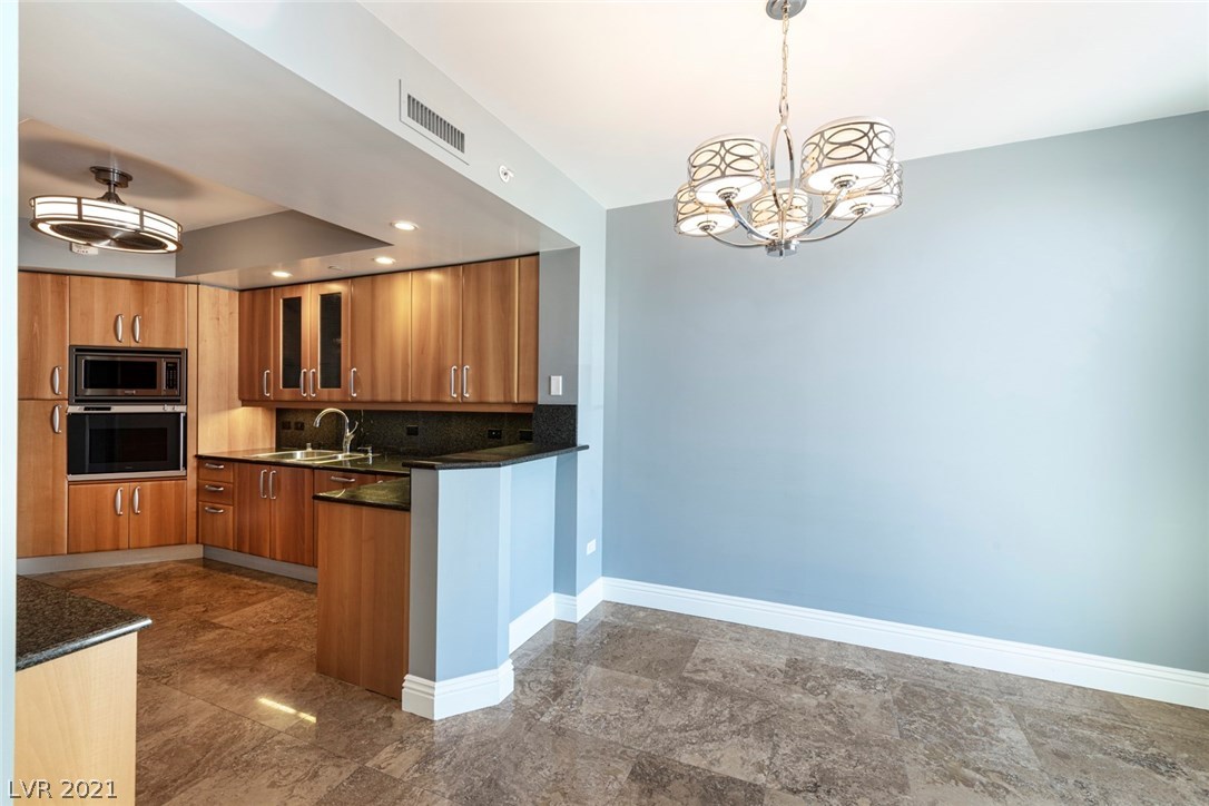 2747 Paradise Road, Unit 904 Las Vegas, NV 89109 - Photo 8 of 22 Gallery Image 8