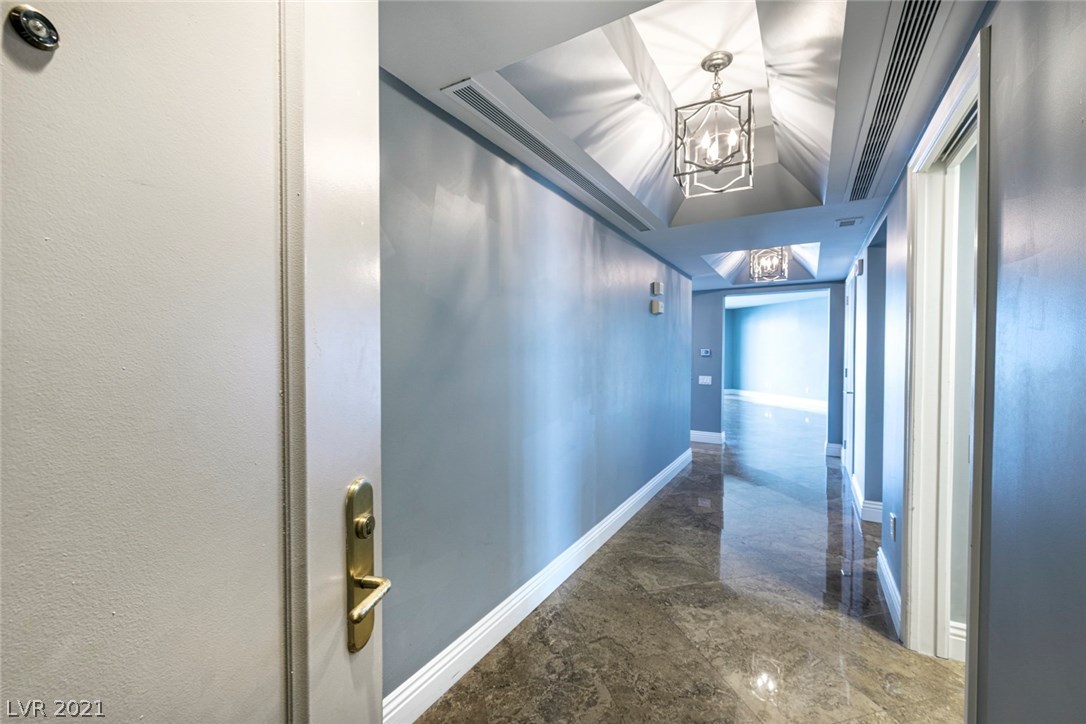 2747 Paradise Road, Unit 904 Las Vegas, NV 89109 - Photo 9 of 22 Gallery Image 9