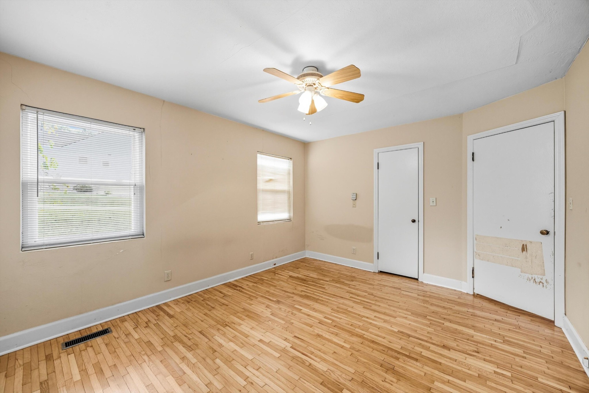 520 Bacon Trail Chattanooga, TN 37412 - Photo 19 of 23 a view of an empty room with window and wooden floor
