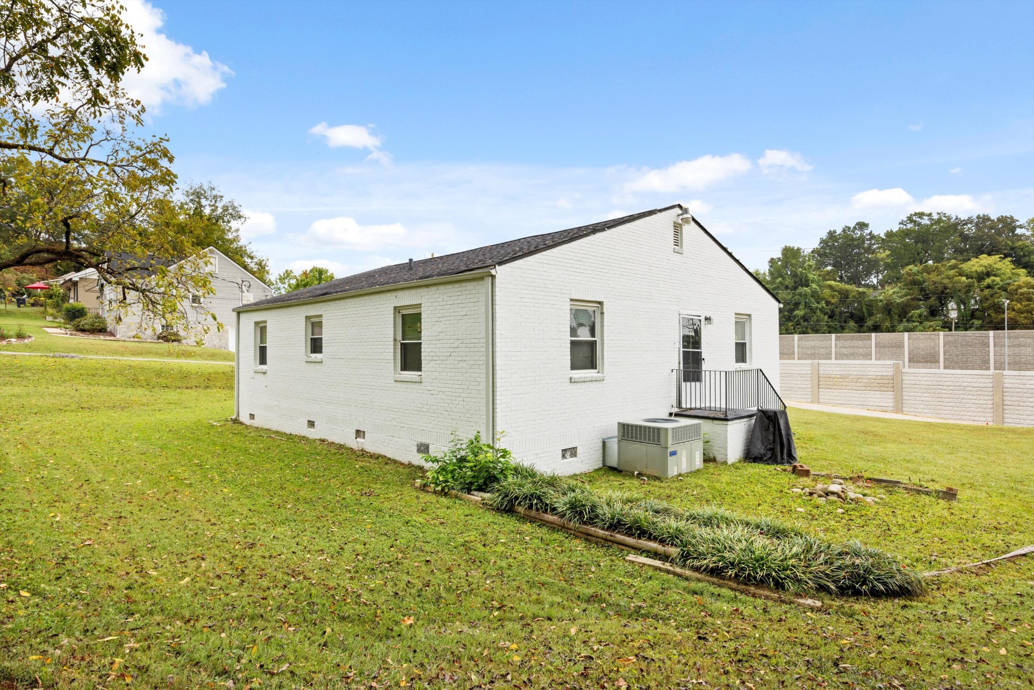 520 Bacon Trail Chattanooga, TN 37412 - Photo 22 of 23 a front view of a house with garden