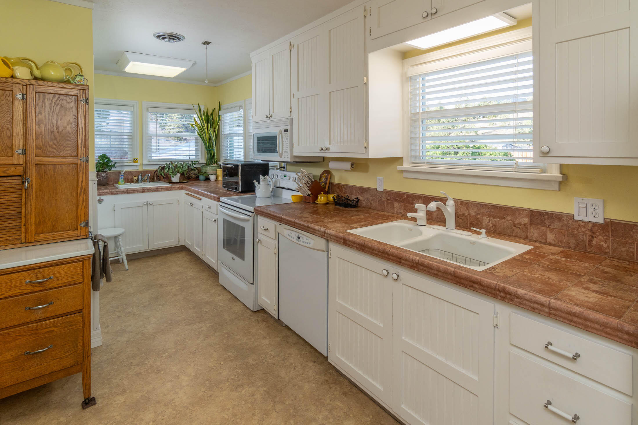 1937 Northeast Laughlin Road Prineville, OR 97754 - Photo 8 of 42 Kitchen Main Floor