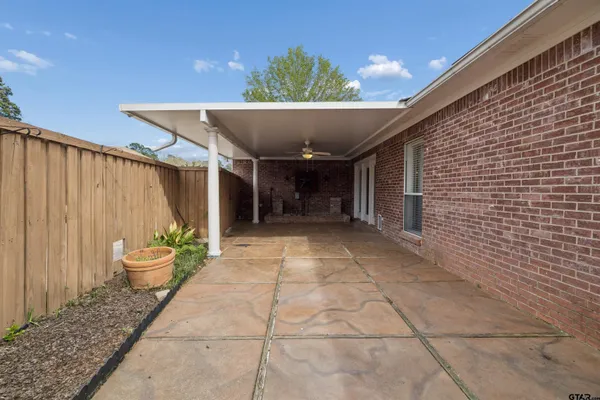 $298,500 | 1409 Robbinwood Court, Longview, TX 75601