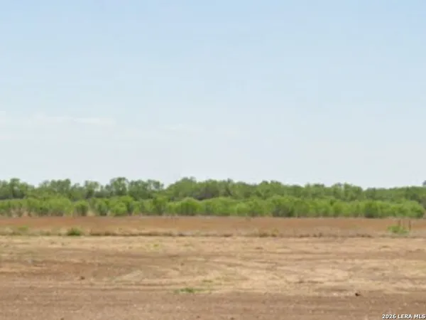 $119,999 | 2017 County Road 651, Devine, TX 78016