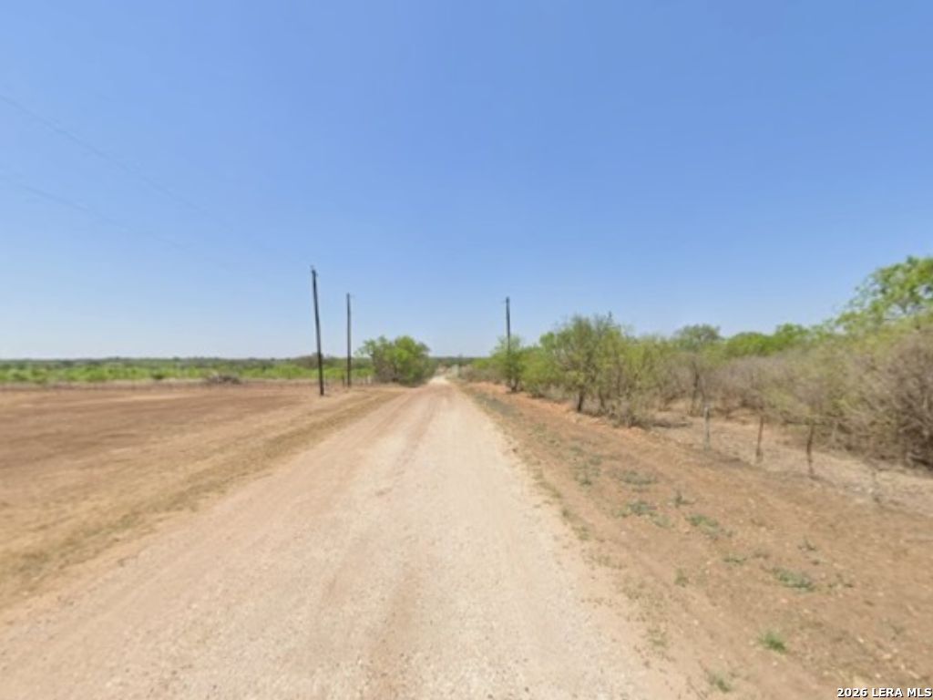 2017 County Road 651 Devine, TX 78016 - Photo 2 of 6