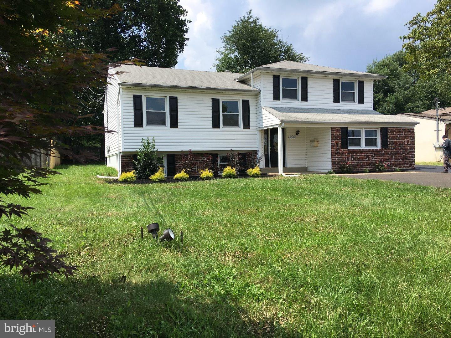 1090 York Rd. Warminster, PA 18974 - Photo 1 of 22 Exterior Front