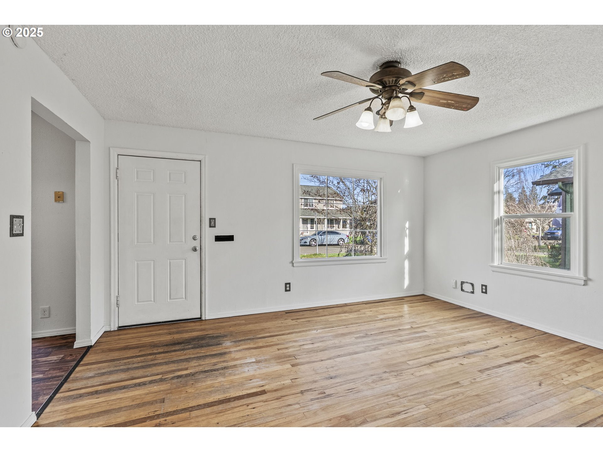2949 Dover Street Longview, WA 98632 - Photo 3 of 26 Gallery Image 3