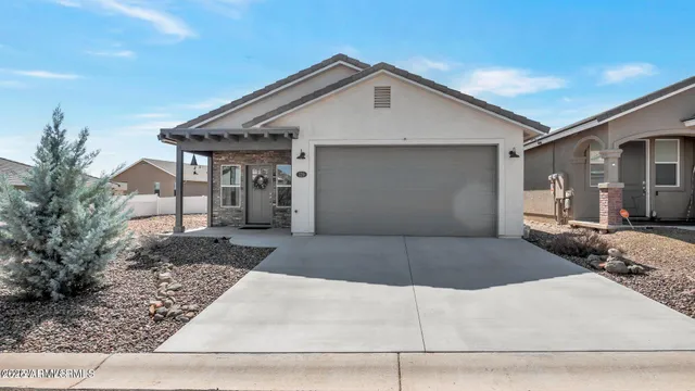 $399,900 | 129 Stonecrest Drive, Clarkdale, AZ 86324