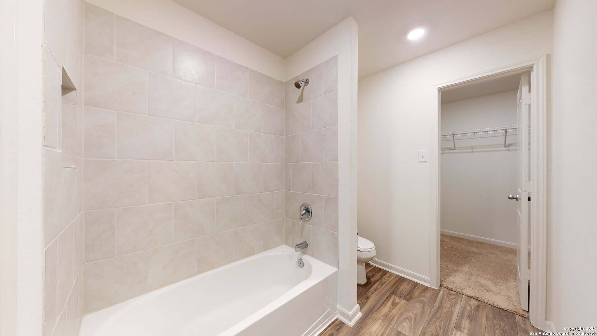 10927 Chatham Court Converse, TX 78109 - Photo 13 of 32