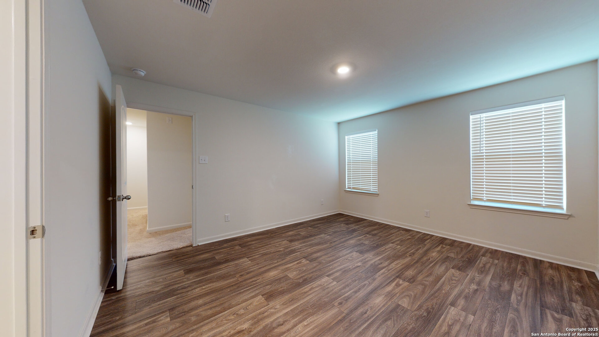 10927 Chatham Court Converse, TX 78109 - Photo 14 of 32