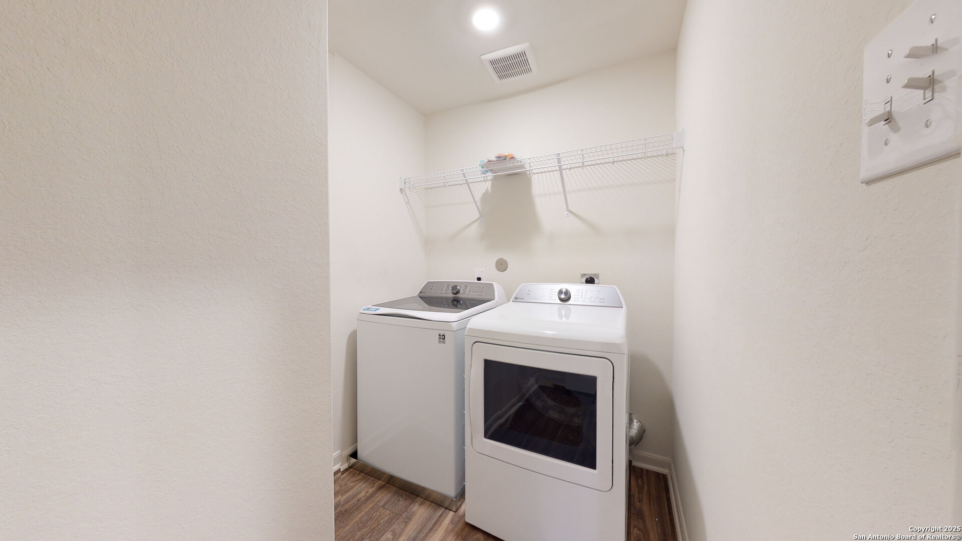 10927 Chatham Court Converse, TX 78109 - Photo 7 of 32