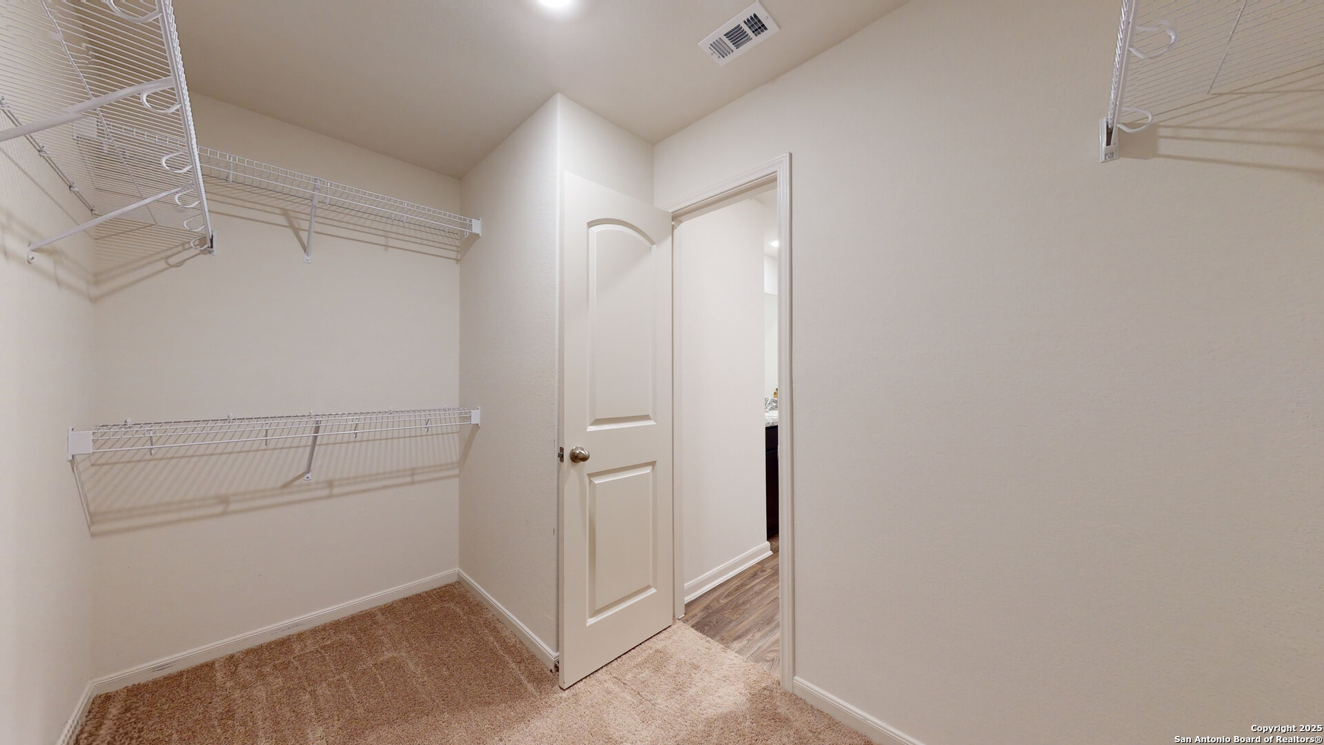 10927 Chatham Court Converse, TX 78109 - Photo 10 of 32