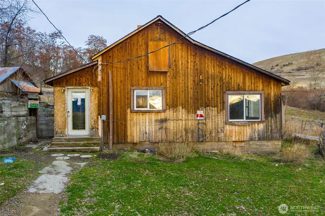 $350,000 | 4521 Highway 25 South, Hunters, WA 99137