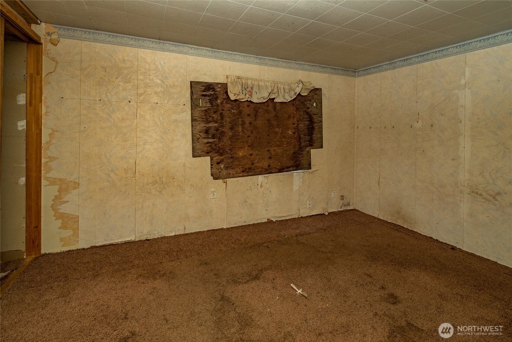 4521 Highway 25 South Hunters, WA 99137 - Photo 28 of 36 a view of an empty room