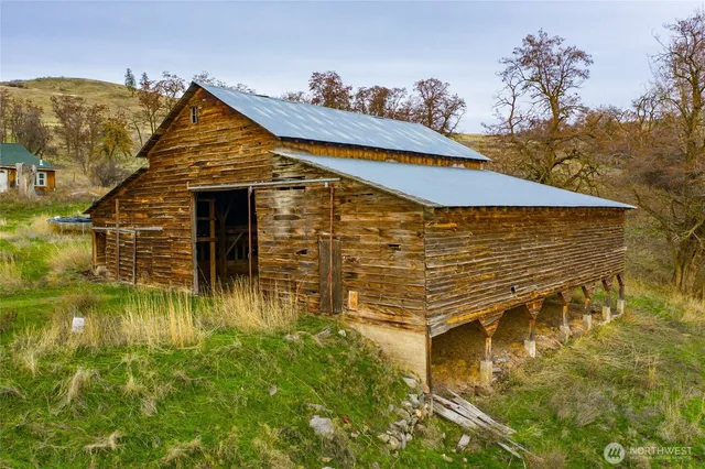 $350,000 | 4521 Highway 25 South, Hunters, WA 99137