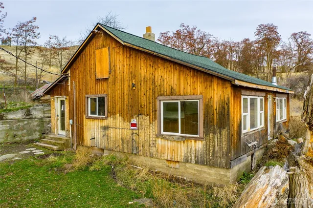 $350,000 | 4521 Highway 25 South, Hunters, WA 99137