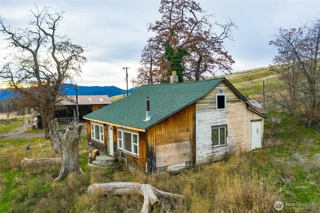 $350,000 | 4521 Highway 25 South, Hunters, WA 99137