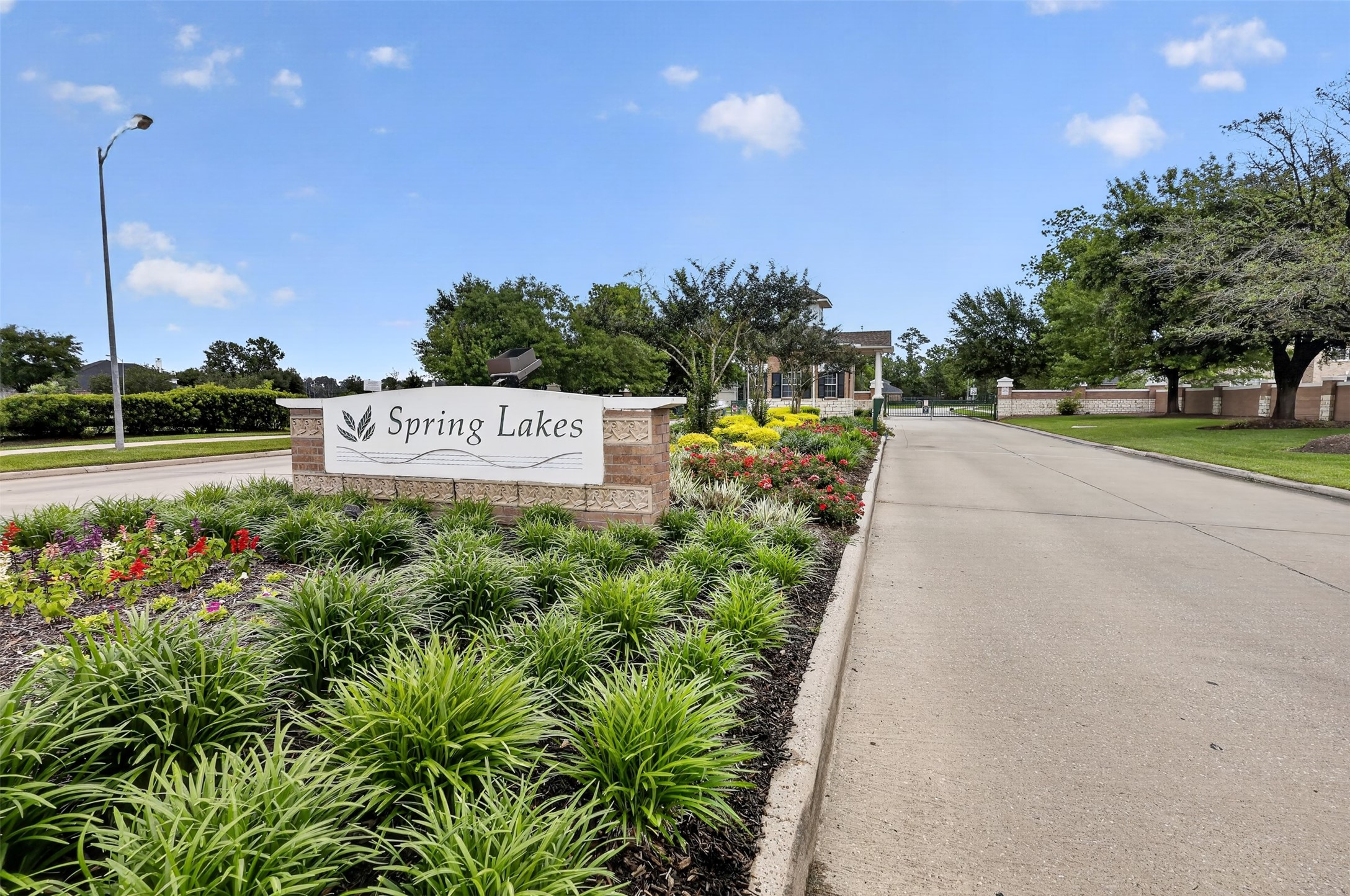 25710 Crisp Spring Lane Spring, TX 77373 - Photo 37 of 37 Neighborhood Entrance
Beautifully landscaped community entrance welcoming you into the desirable Spring Lakes neighborhood.
