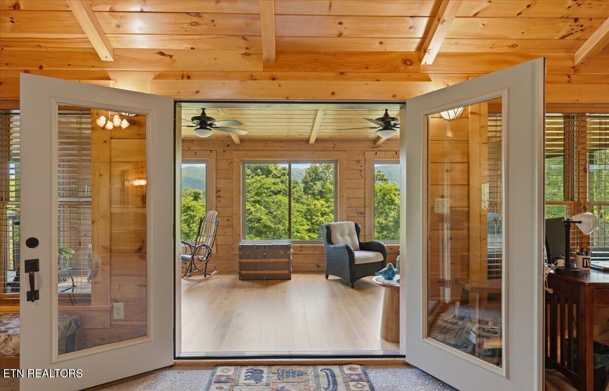 2732 Cayanne Road Cosby, TN 37722 - Photo 23 of 55 Entrance to Sun Room
