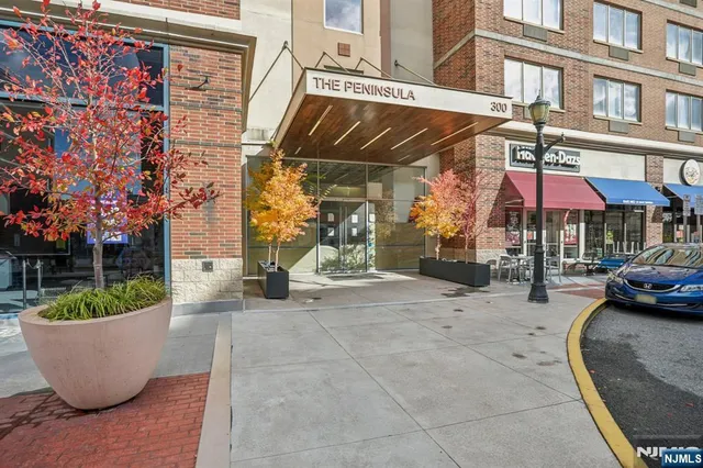 $599,000 | 3110 City Place, Edgewater, NJ 07020