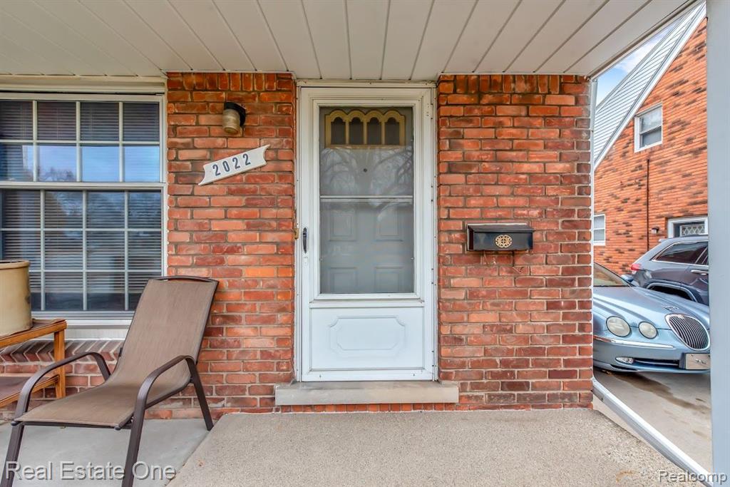 2022 Vernier Road Grosse Pointe Woods, MI 48236 - Photo 20 of 40
