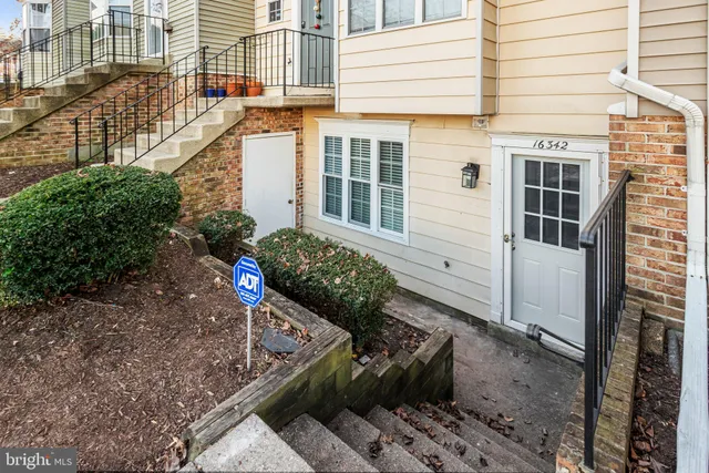 $2,250 | 16342 Taconic Circle, Dumfries, VA 22025