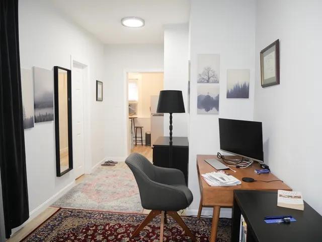 $1,800 | 10 Beals Street, Unit B1, Brookline, MA 02446