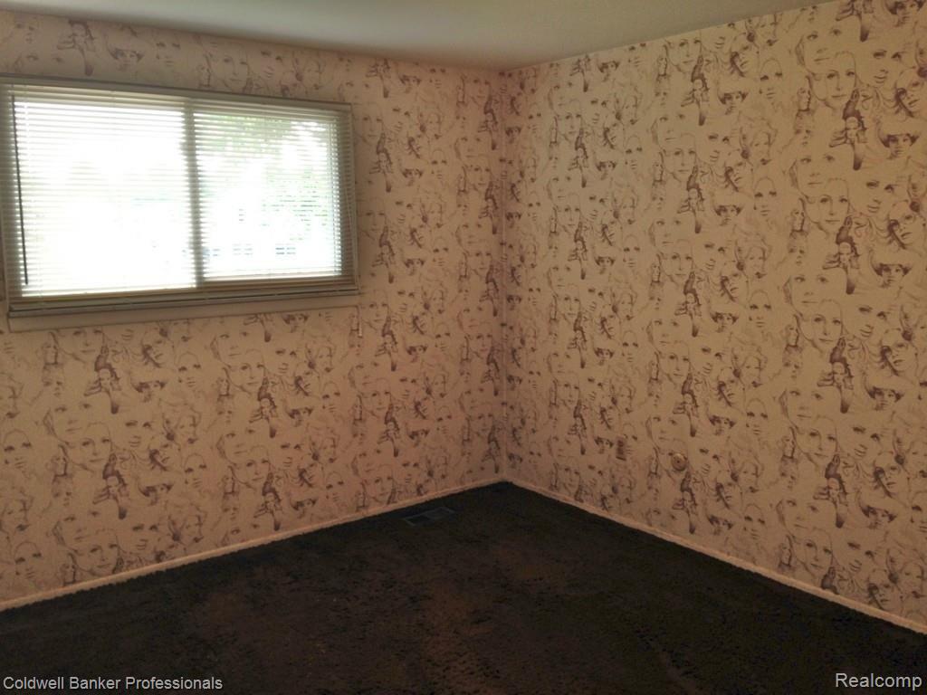 2265 West Wattles Road Troy, MI 48098 - Photo 12 of 16 IMG_2217.jpg