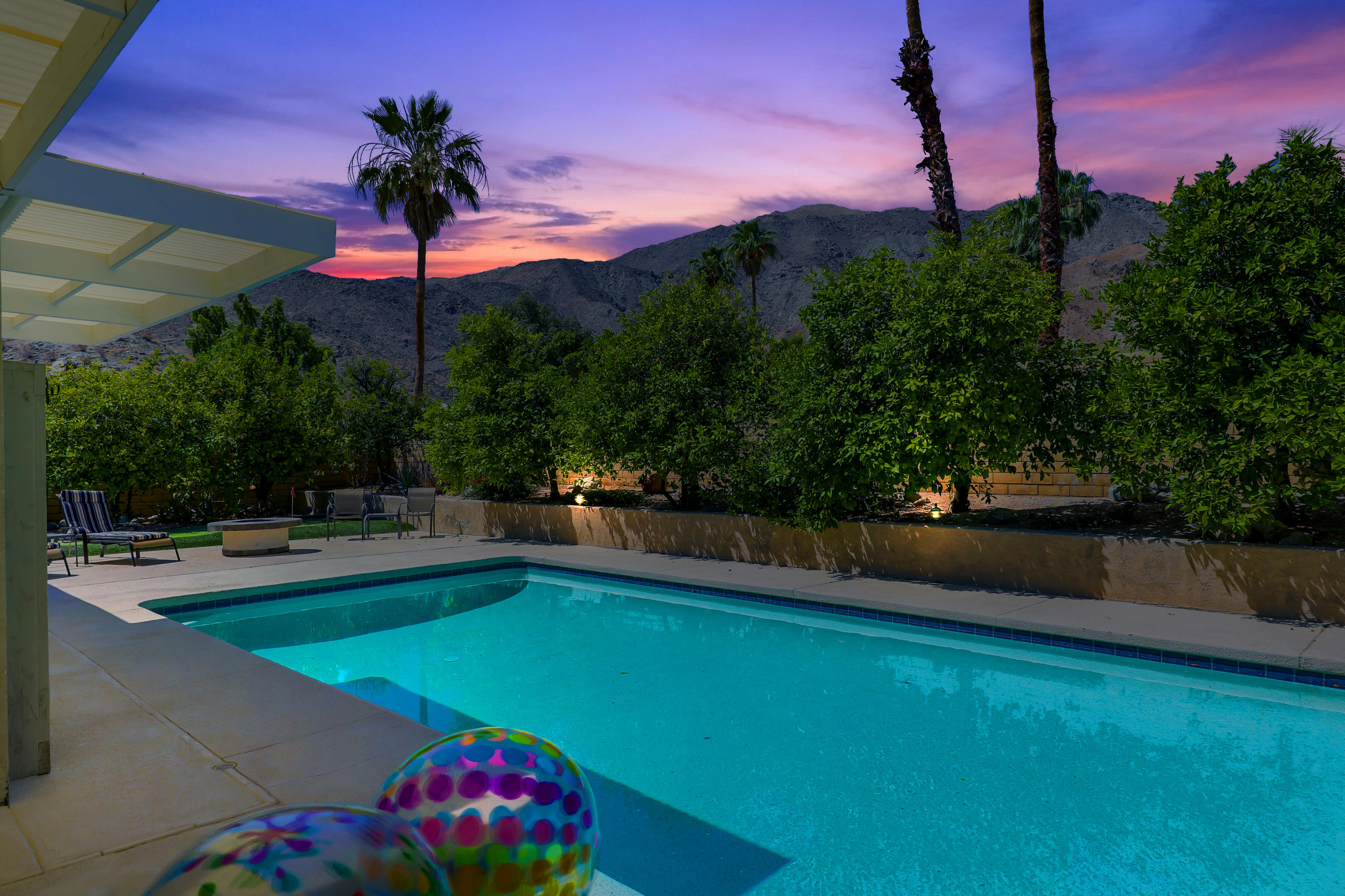 71601 Halgar Road Rancho Mirage, CA 92270 - Photo 5 of 35 a view of a yard with a slide