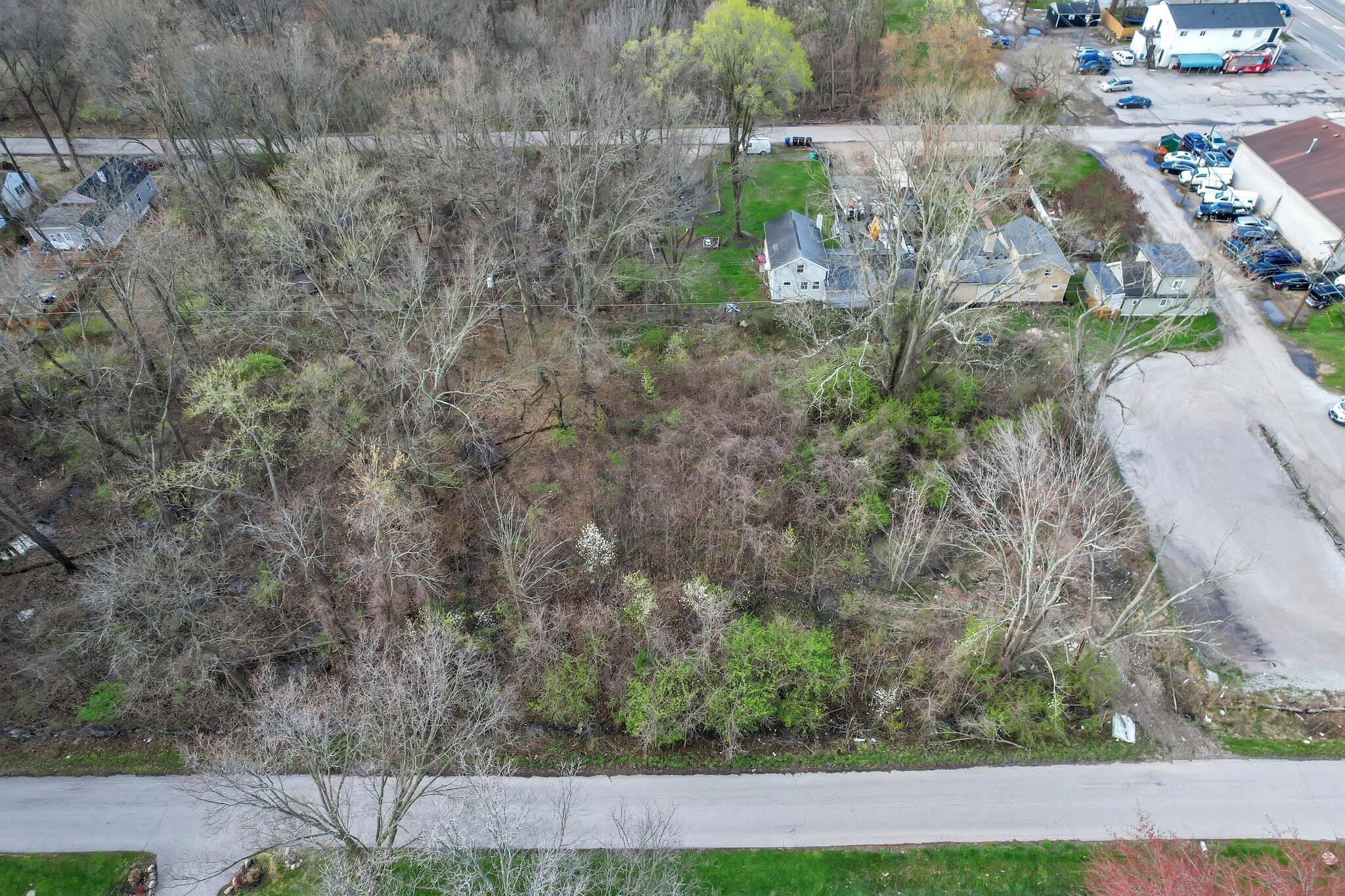 2511 Chester Road Columbus, OH 43231 - Photo 3 of 16 3-web-or-mls-2511-chester-road