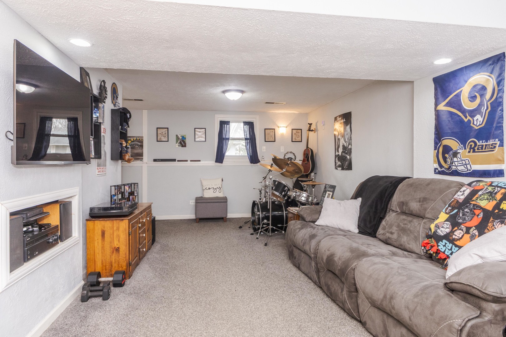 1400 Kingsridge Drive Normal, IL 61761 - Photo 18 of 31 a bedroom with furniture and a couch