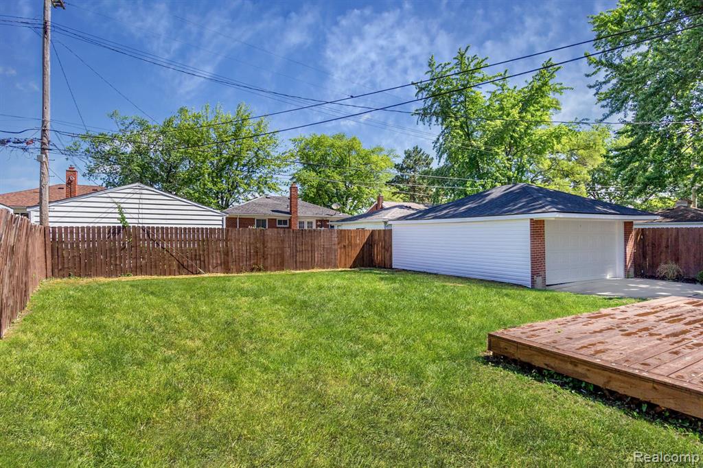 24865 Ridgecroft Avenue Eastpointe, MI 48021 - Photo 30 of 33