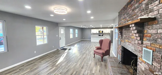 $275,000 | 7306 Norris Drive, Marion, IL 62959