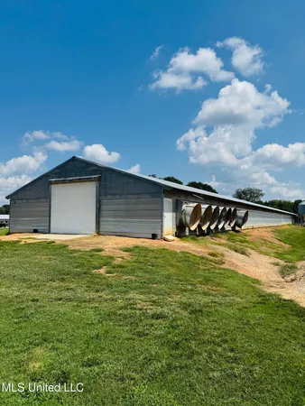 $950,000 | 454 Highway 586, Kokomo, MS 39643