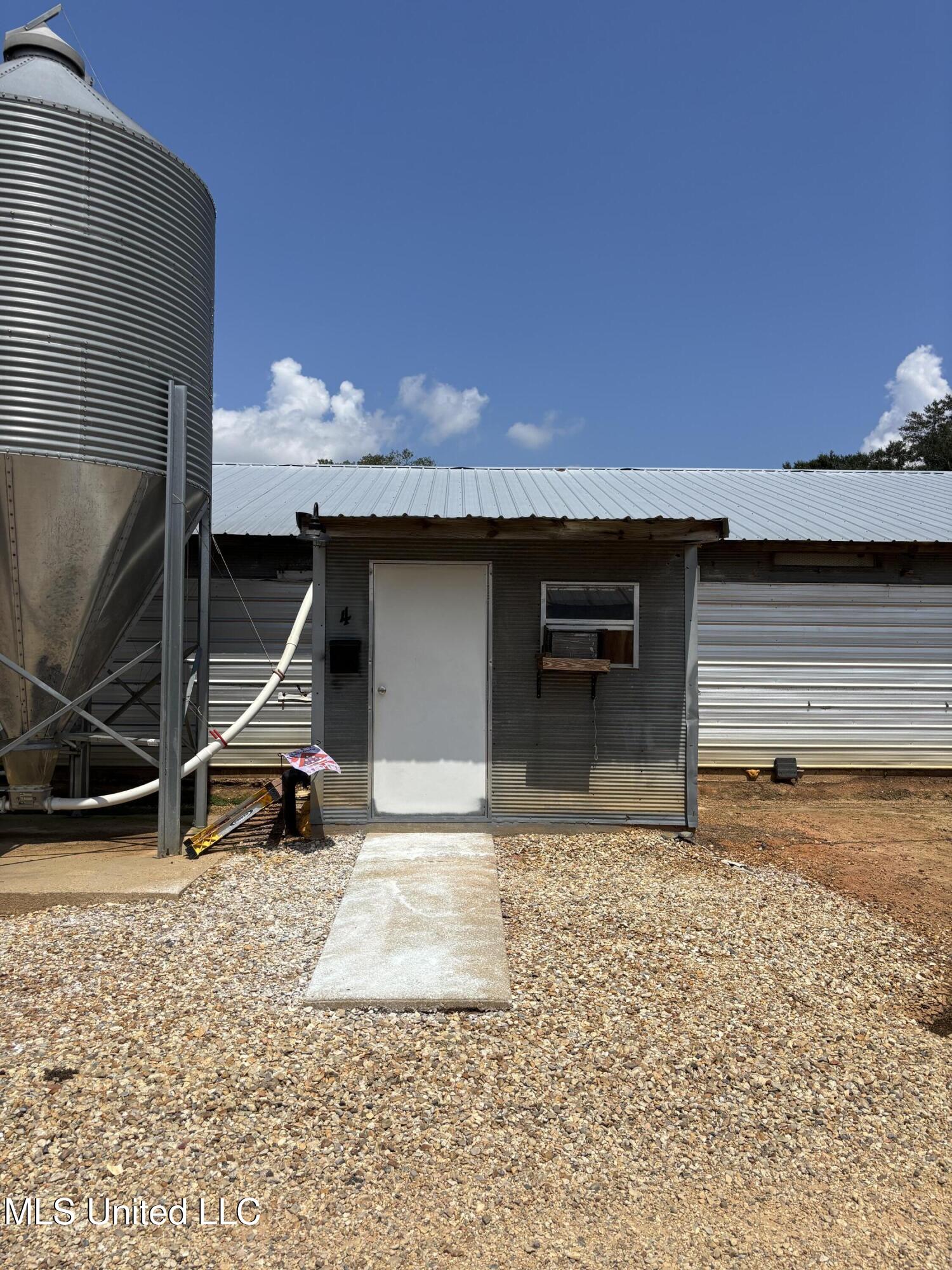 454 Highway 586 Kokomo, MS 39643 - Photo 15 of 66 IMG_2785