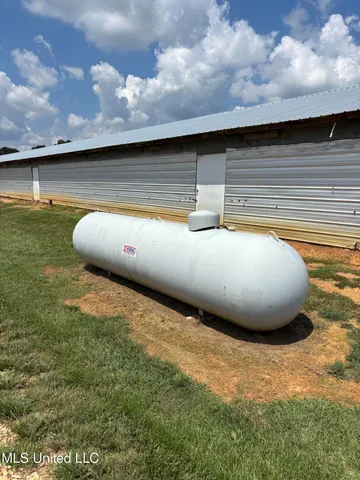 $950,000 | 454 Highway 586, Kokomo, MS 39643