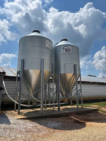 $950,000 | 454 Highway 586, Kokomo, MS 39643