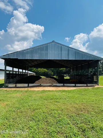 $950,000 | 454 Highway 586, Kokomo, MS 39643