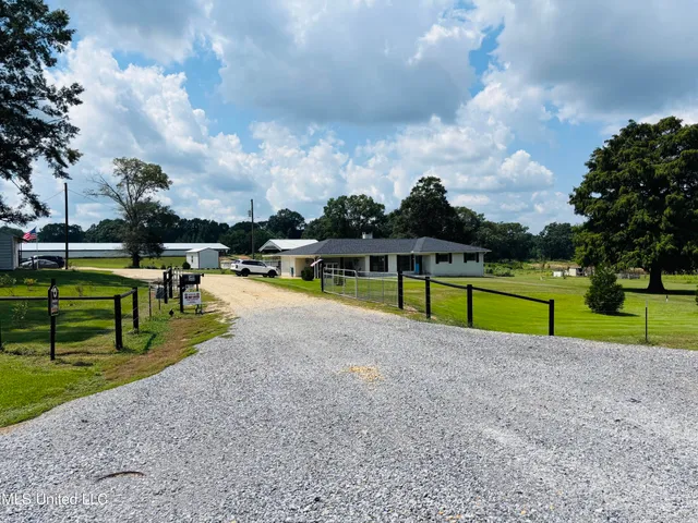 $950,000 | 454 Highway 586, Kokomo, MS 39643