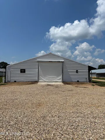 $950,000 | 454 Highway 586, Kokomo, MS 39643