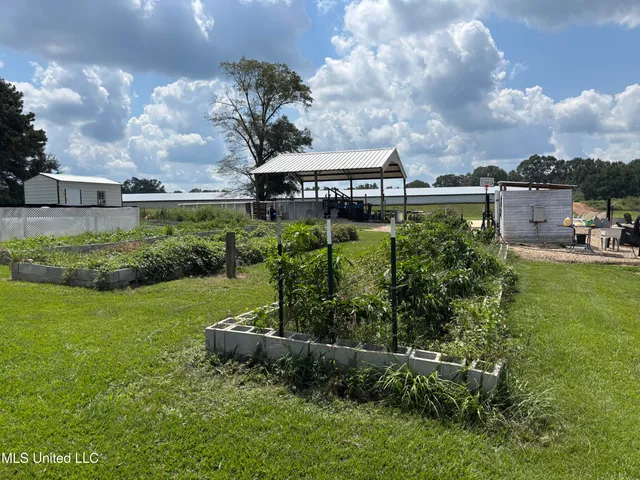 $950,000 | 454 Highway 586, Kokomo, MS 39643