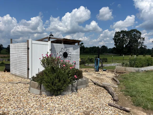 $950,000 | 454 Highway 586, Kokomo, MS 39643