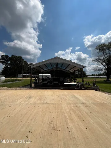 $950,000 | 454 Highway 586, Kokomo, MS 39643